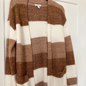“XS” (Fits Like a Medium) Nine West Women’s Long Sweater- White, Tan, & Brown
